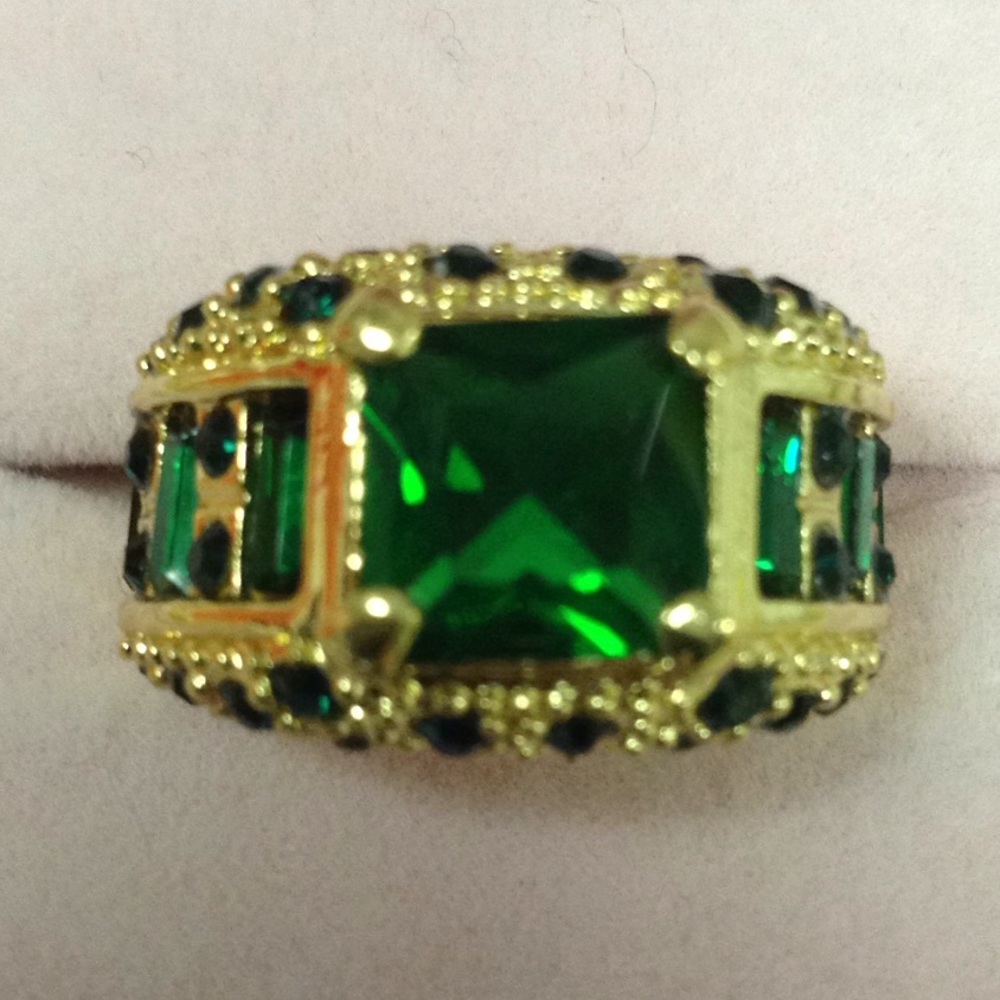Emerald and Gold Costume Ring Size 7.5